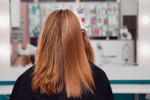 Właściwa pielęgnacja włosów po keratynowym prostowaniu